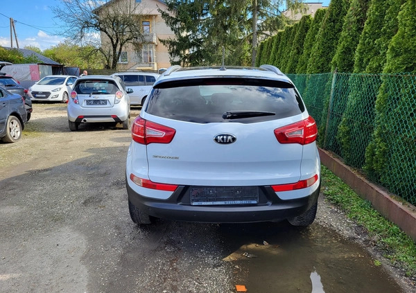 Kia Sportage cena 49900 przebieg: 179500, rok produkcji 2012 z Tarnów małe 379